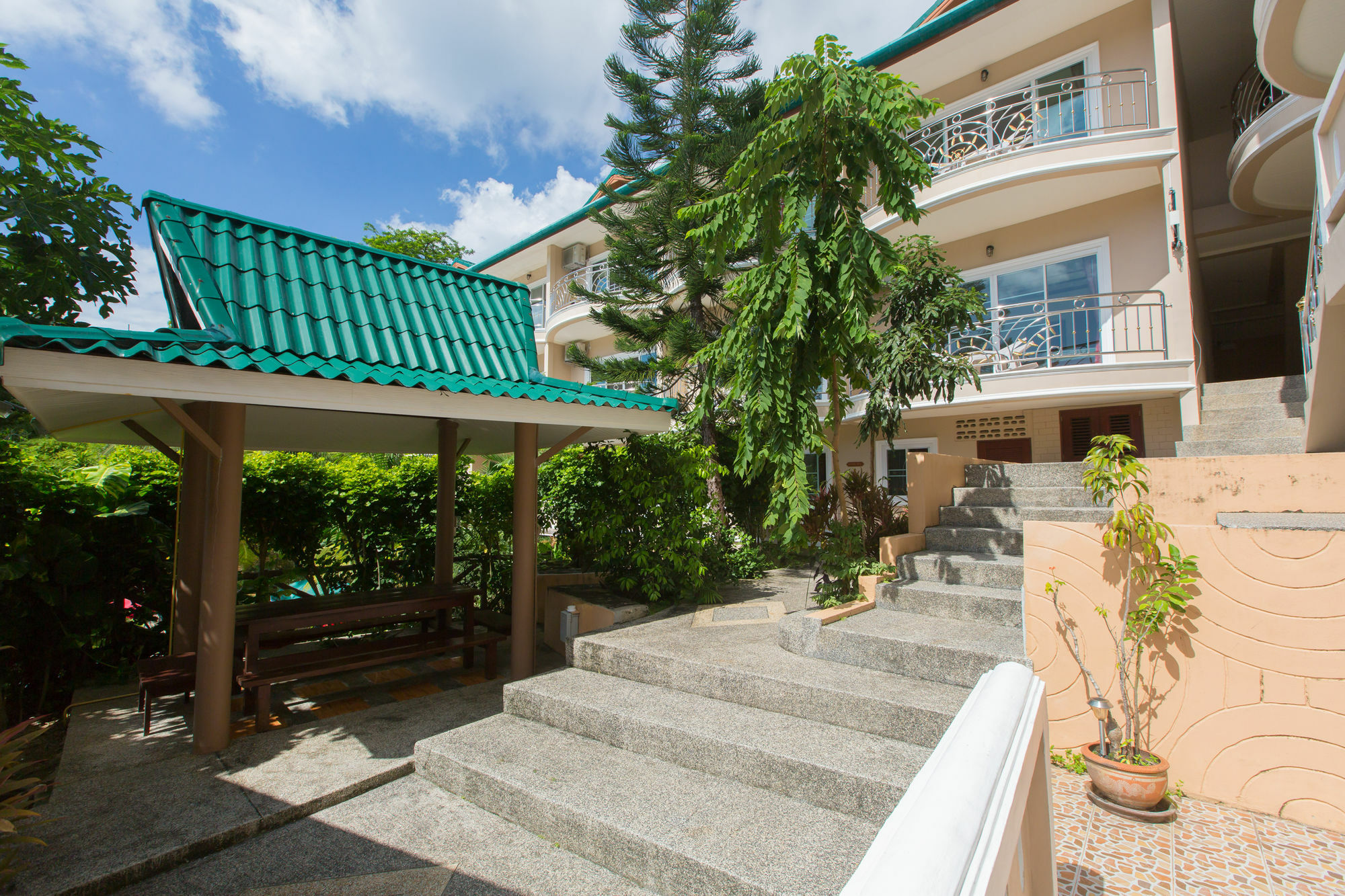 Patong Rai Rom Yen Resort Sha Exteriér fotografie